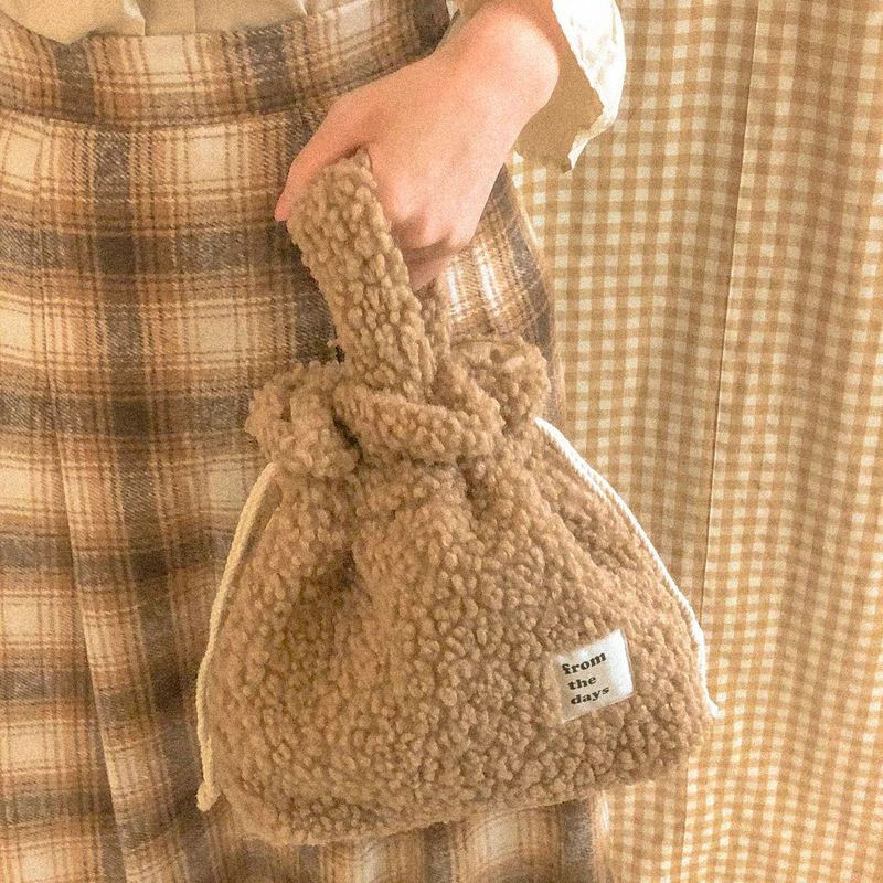 【MADE】Dumble fur string hand bag