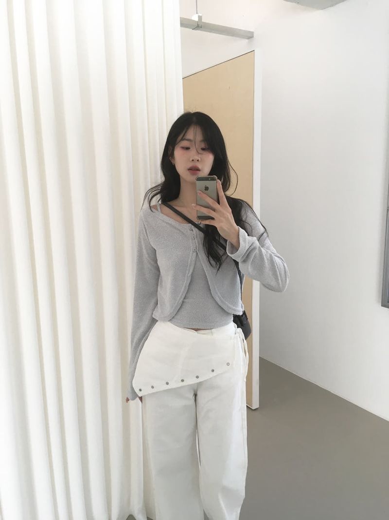 Forming sleeveless cardigan set