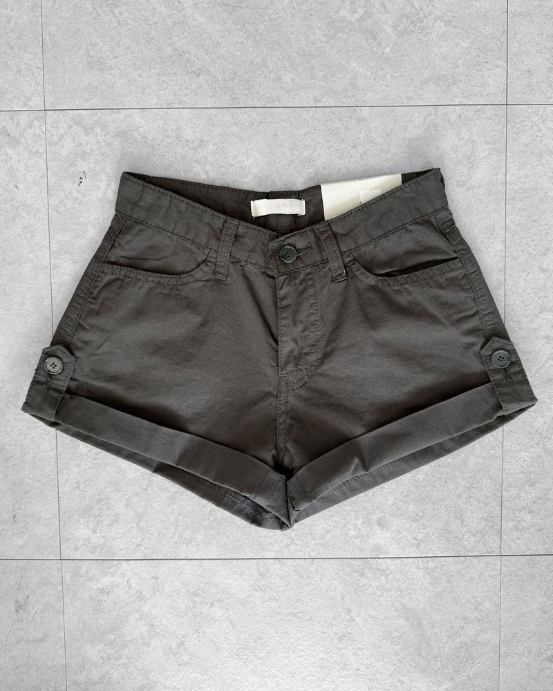 TAUPE ROLL-UP SHORT PANTS
