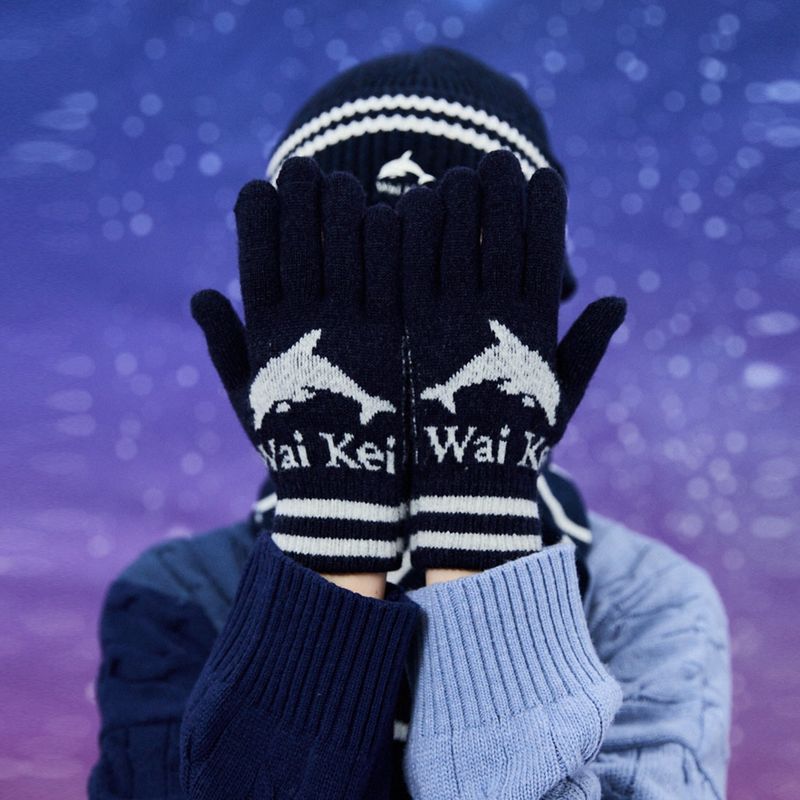 WaiKei（ワイケイ）の「ドルフィンロゴグラフィックグローブ（ファッション小物）」