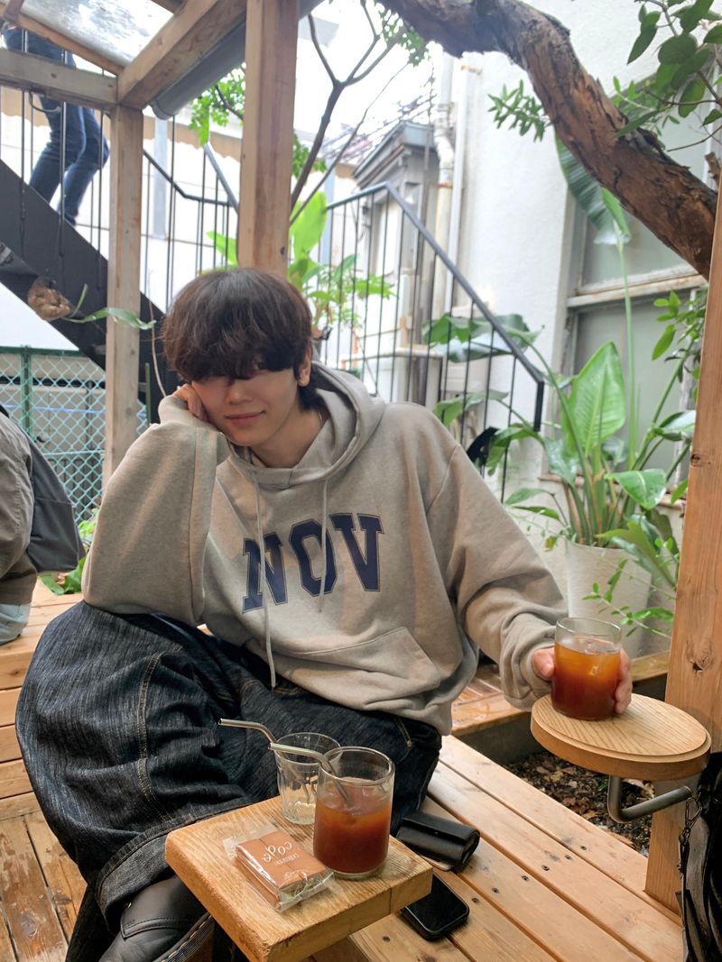 WHAT A LOOK（ワット ア ルック）の「Nohv Lettering Crop Hoodie（Tops）」