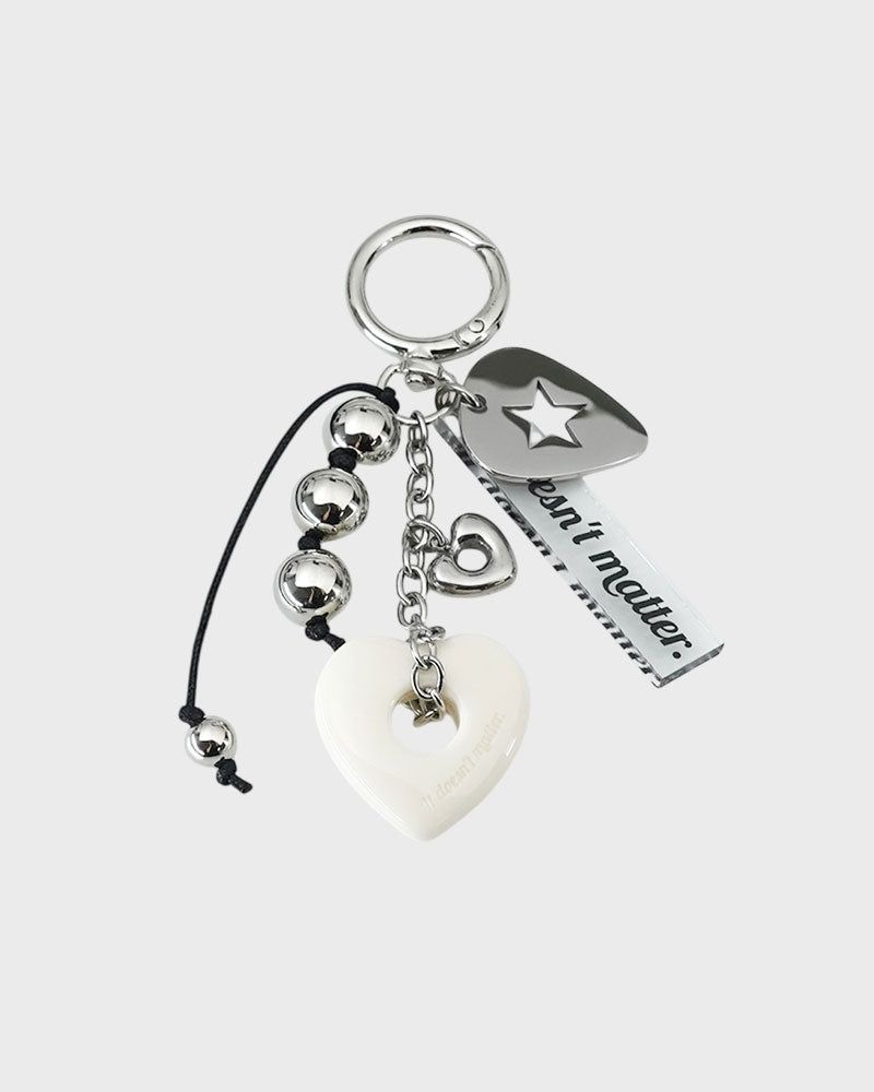 it doesn't matter.（イットダズントマッター）の「[HEART] ロックスターバッグチェーン (Ivory)（トイ/キーホルダー）」
