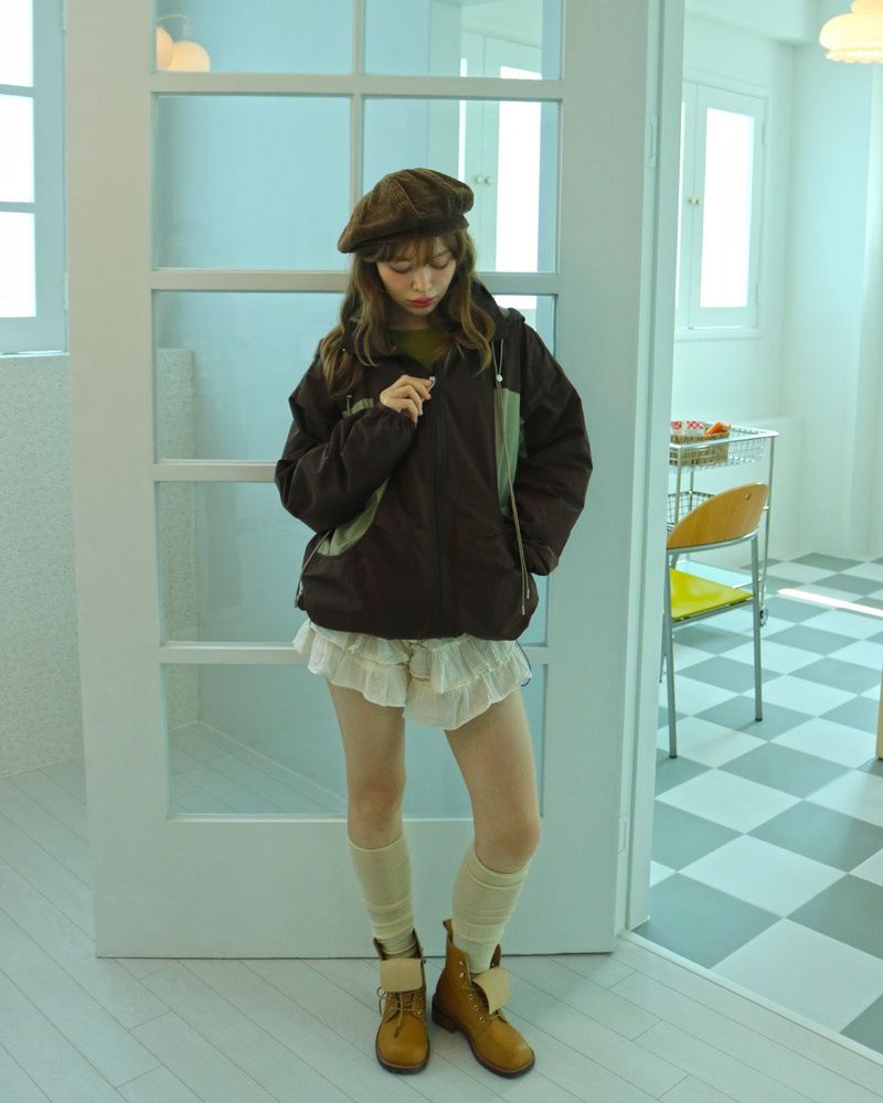 Two string windbreak / brown