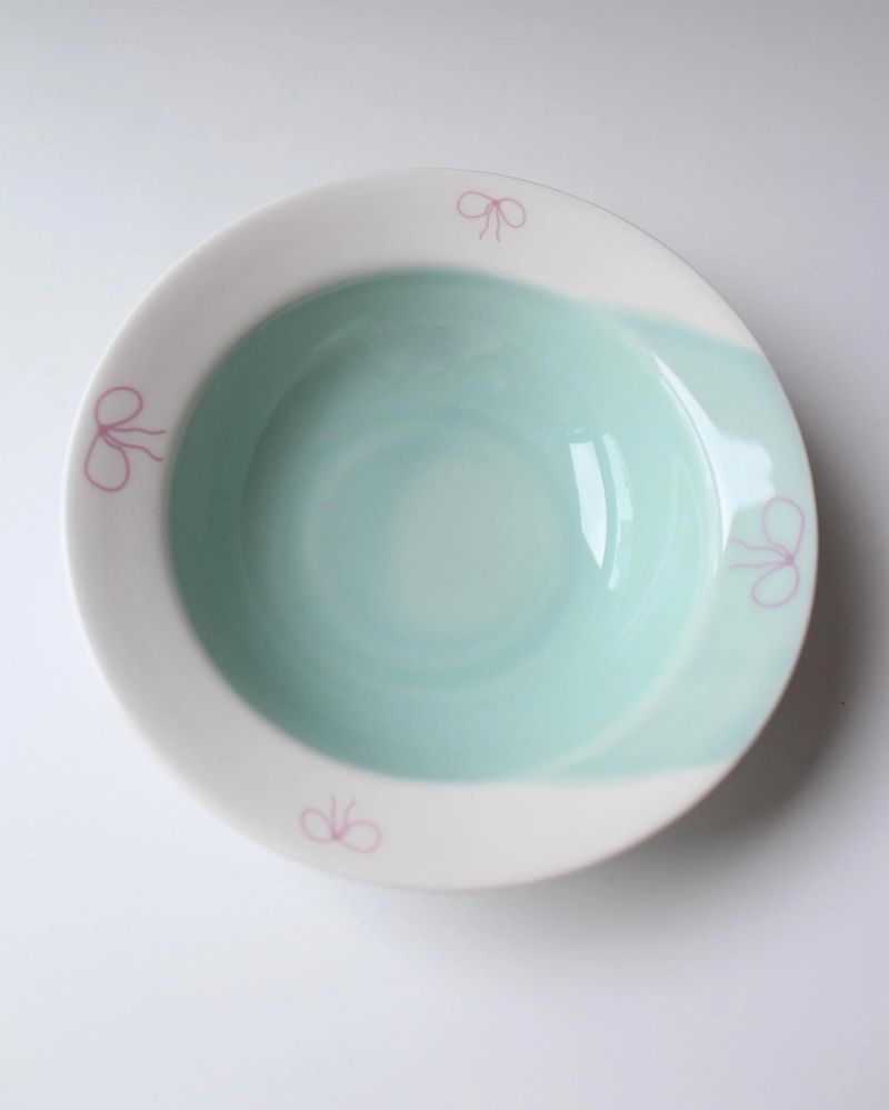 Bow ribbon bowl