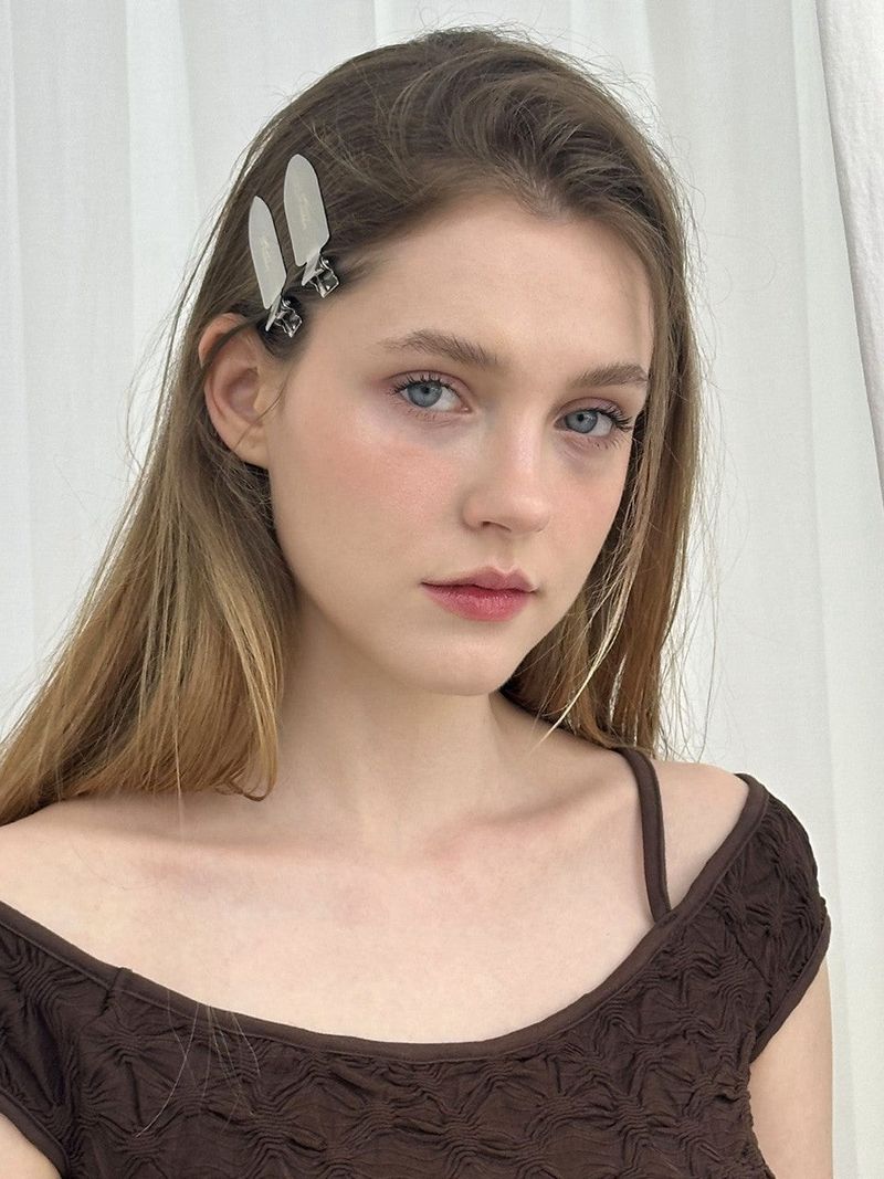 MOIFAIRE（モイフェア）の「[2PCS] MINI LOGO HAIR PIN / SILVER（Hair Accessories）」