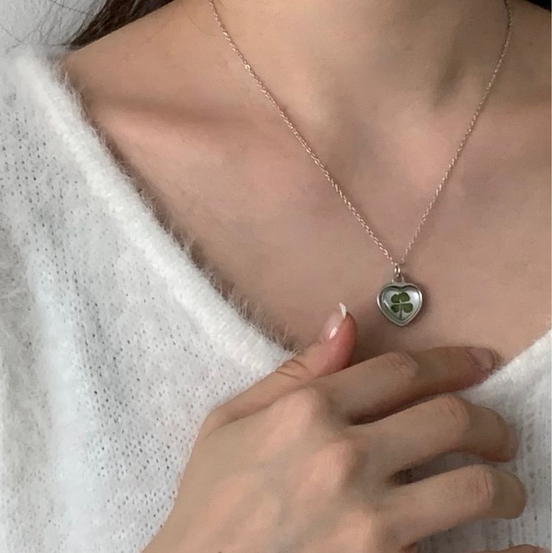 four leaf clover necklace