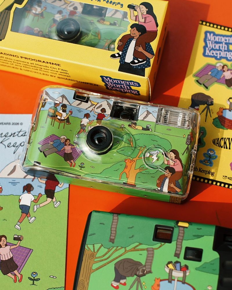 Wacky Wears(ワッキーウェアズ)の「Upcycled Disposable Film Camera(Accessories)」