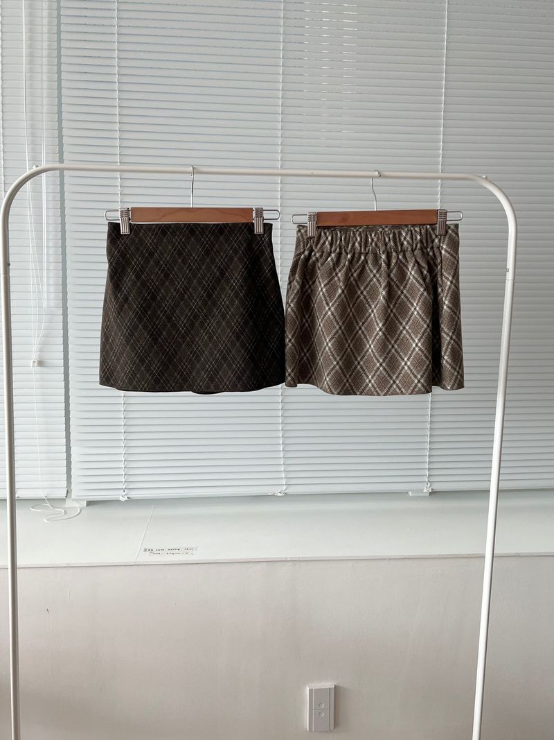 Edin Checkered Mini Skirt (2 colors)