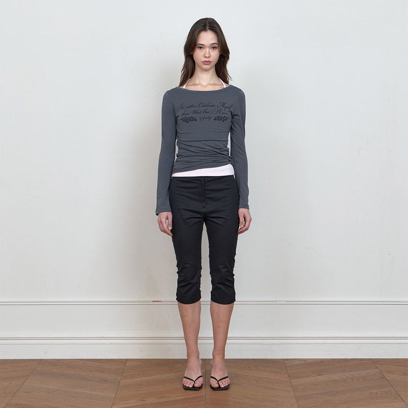 Curetty(キュリティ)の「C ROSE GRAPHIC OFF-SHOULDER T-SHIRT_CHARCOAL(Tops)」
