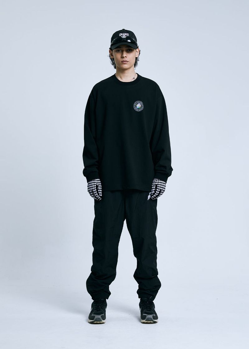 GRAFFITIONMIND（グラフィティオンマインド）の「EMBLEM LONG SLEEVE T-SHIRT_BLACK（Tops）」