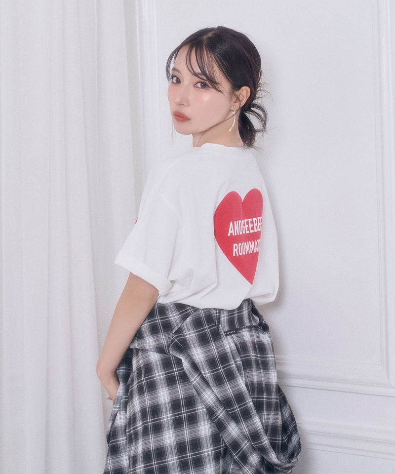 ANDGEEBEE（アンジービー）の「UNISEX ハートプリントT（Tops）」