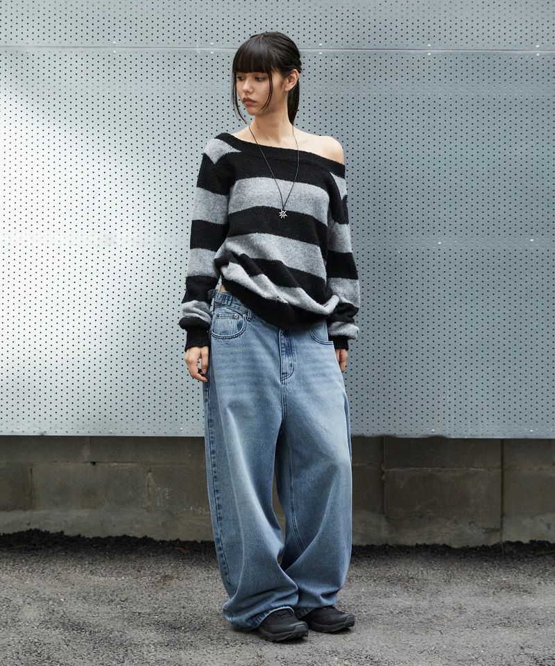 DAMAGED OFF SHOULDER STRIPE KNIT_BLACK