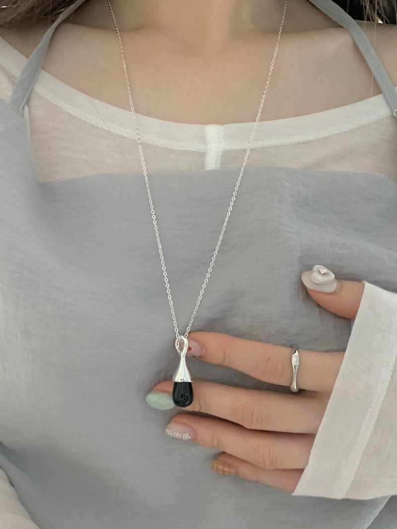 House of haus（ハウス オブ ハウス）の「ブラック ジェムストーン ドロップ ネックレス（アクセサリー）」