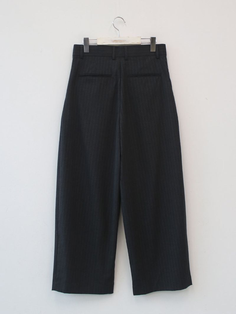 classic two tuck slacks