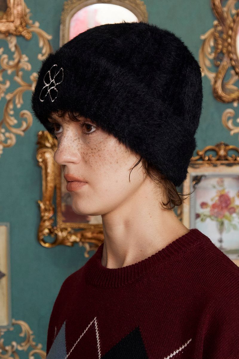 FLOWER FUR BEANIE / BLACK