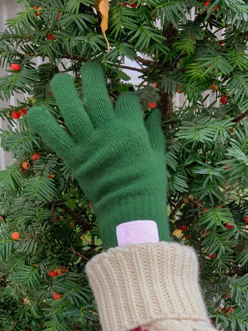 Let It Snow Label Gloves (Green)