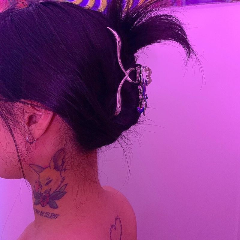 Rainbow lizard heart Hairpin
