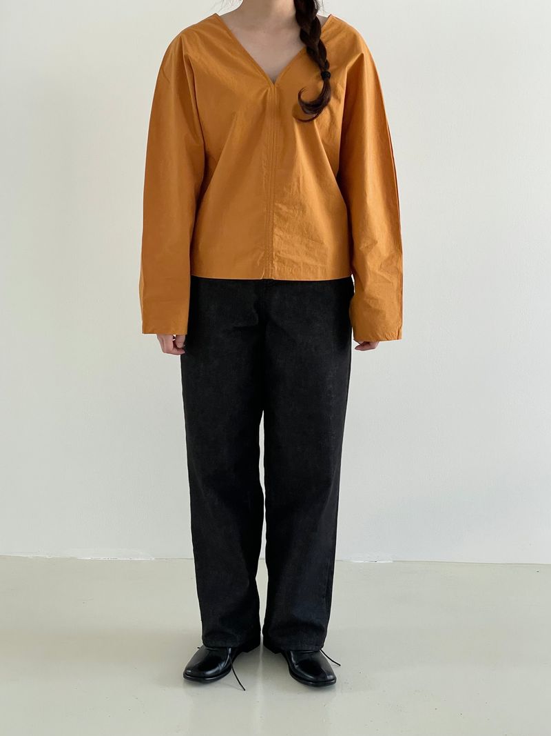 Feminine v-neck shirt