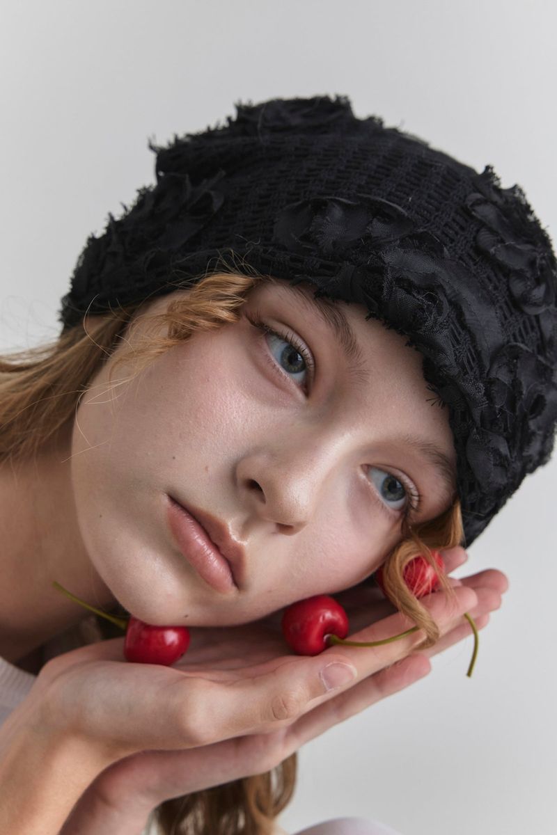 ROSA KNIT BEANIE IN BLACK
