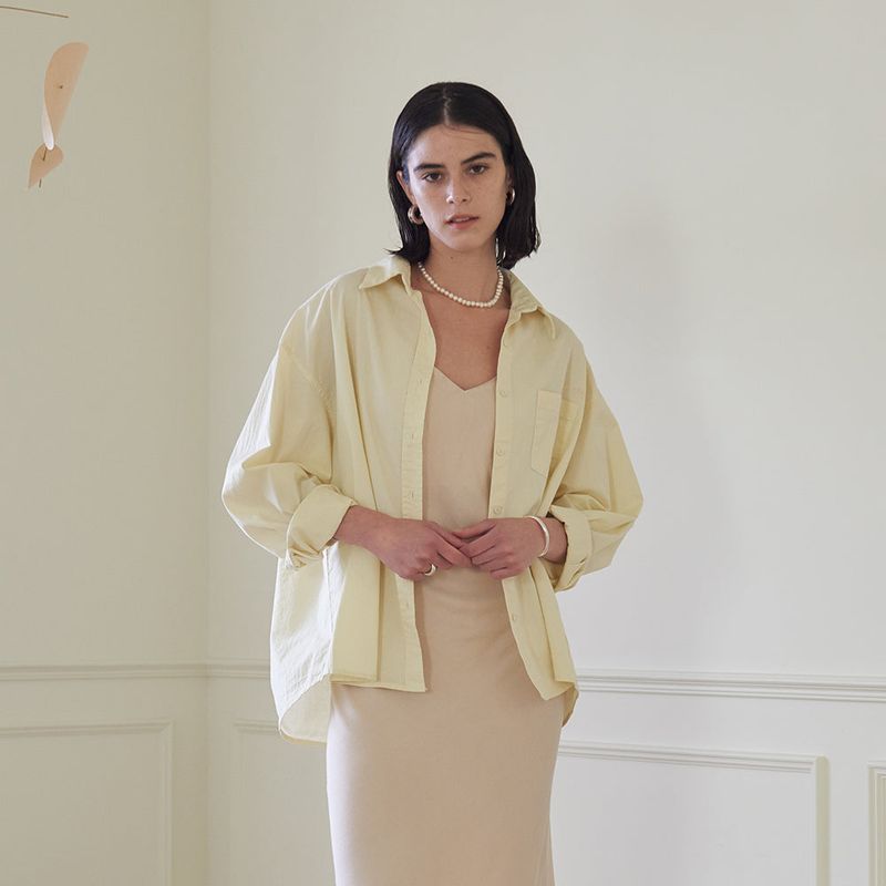 TMO BY 13MONTH(ティーエムオーバイサーティーンマンス)の「CASUAL SHIRT (CREAM)(Tops)」