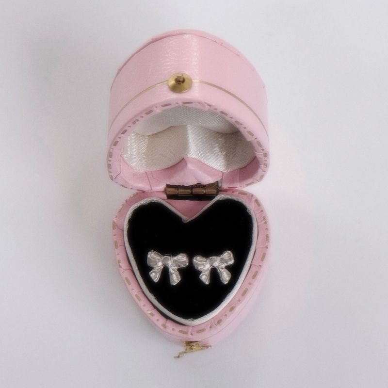 lovetrix（ラブトリックス）の「Silver 925 Ribbon earring（Accessories）」