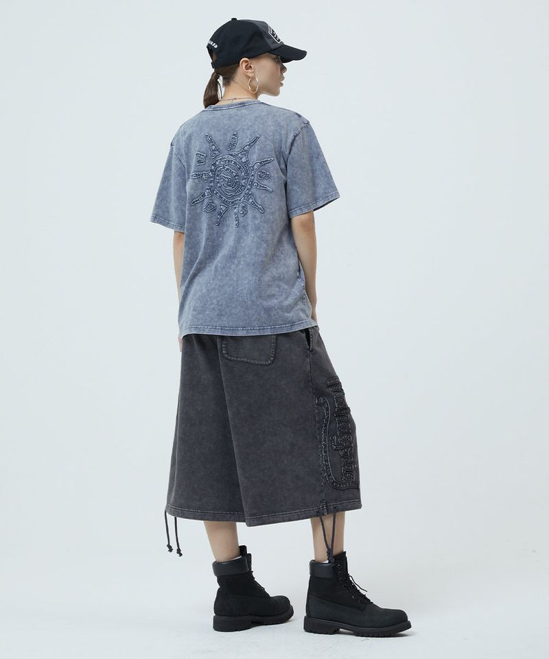 WASHED CUT OFF APPLIQUE SWEAT SHORTS