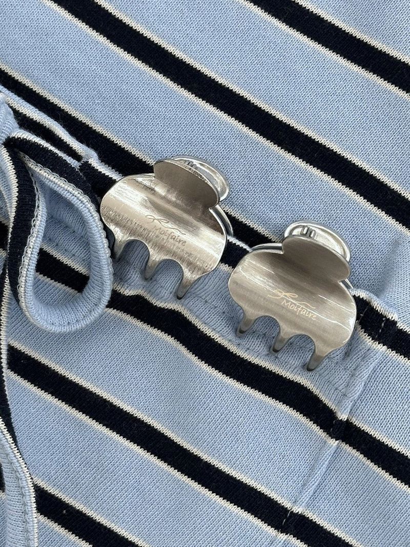 MOIFAIRE（モイフェア）の「[2PCS] MINI LOGO HAIR CLIP / SILVER（Hair Accessories）」