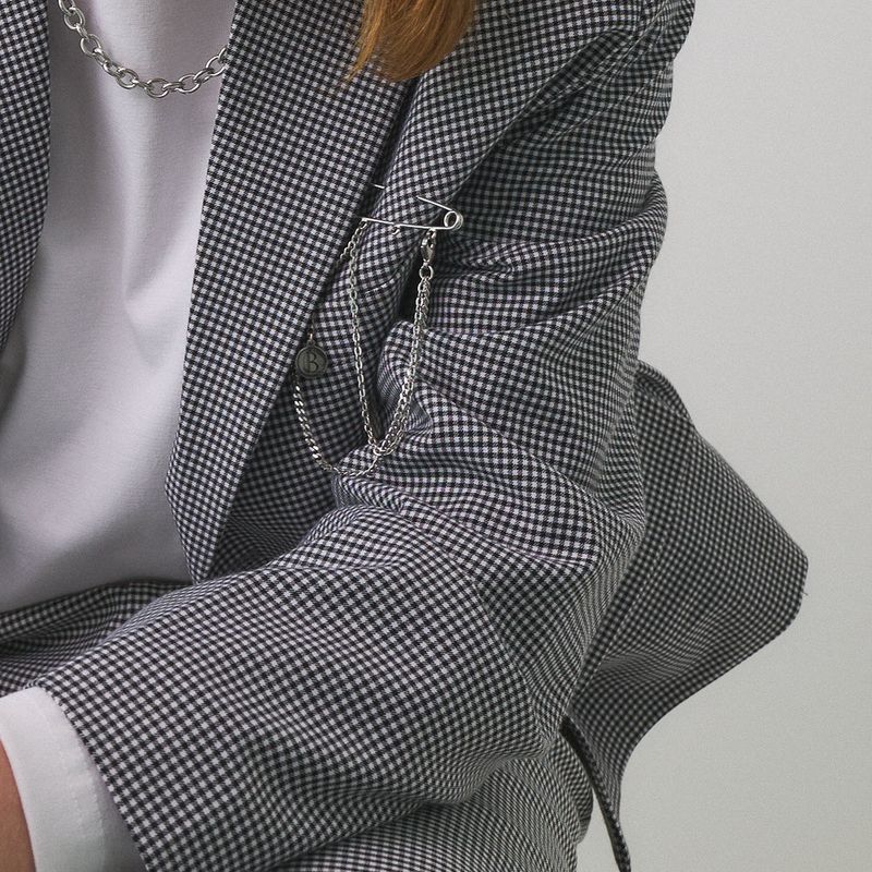 a men's pin brooch_CLEF W Brooch
