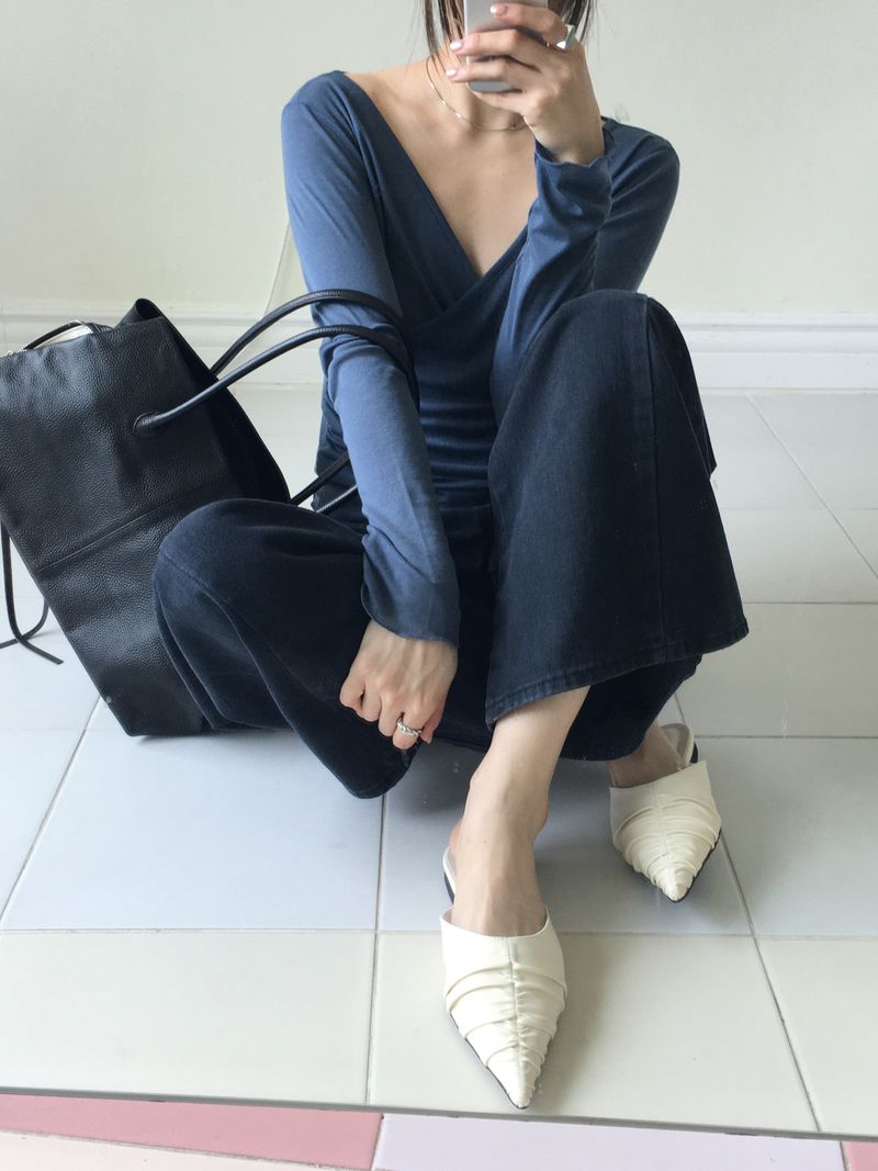 Helen Deep V-neck Shirring Top