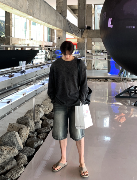 Izab Round Loose Fit Knit