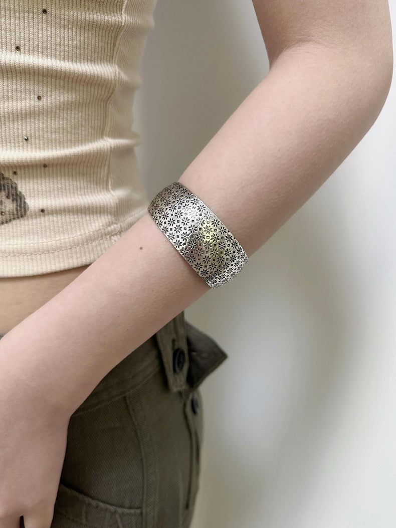 Ethnic flower bangle