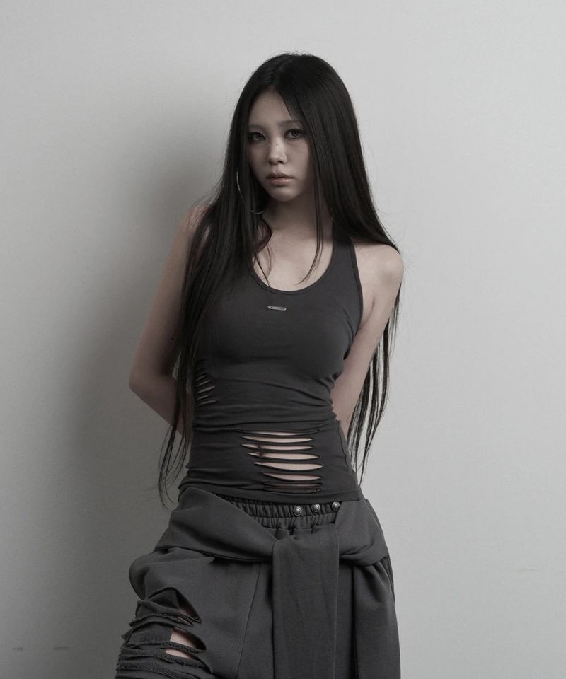 [label] hand-cut damage halterneck sleeveless (charcoal)
