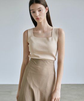 NICK&NICOLE（ニック＆ニコール）の「SQUARE NECK KNIT SLEEVELESS_BEIGE（Tops）」