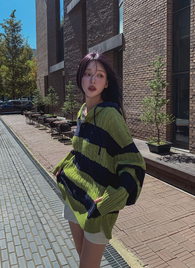 Stripe cable hood warmer knitwear