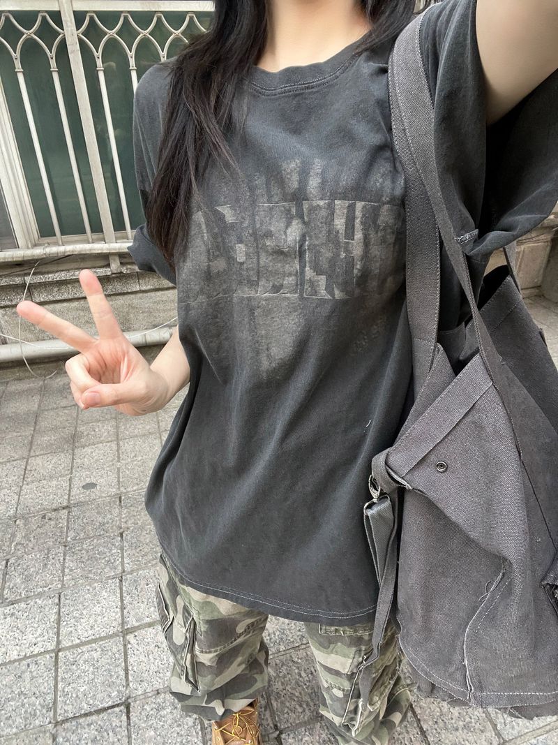 heenytsuki(ヒニツキ)の「Vintage Pigment Spray Short Sleeve T-shirt(Tops)」