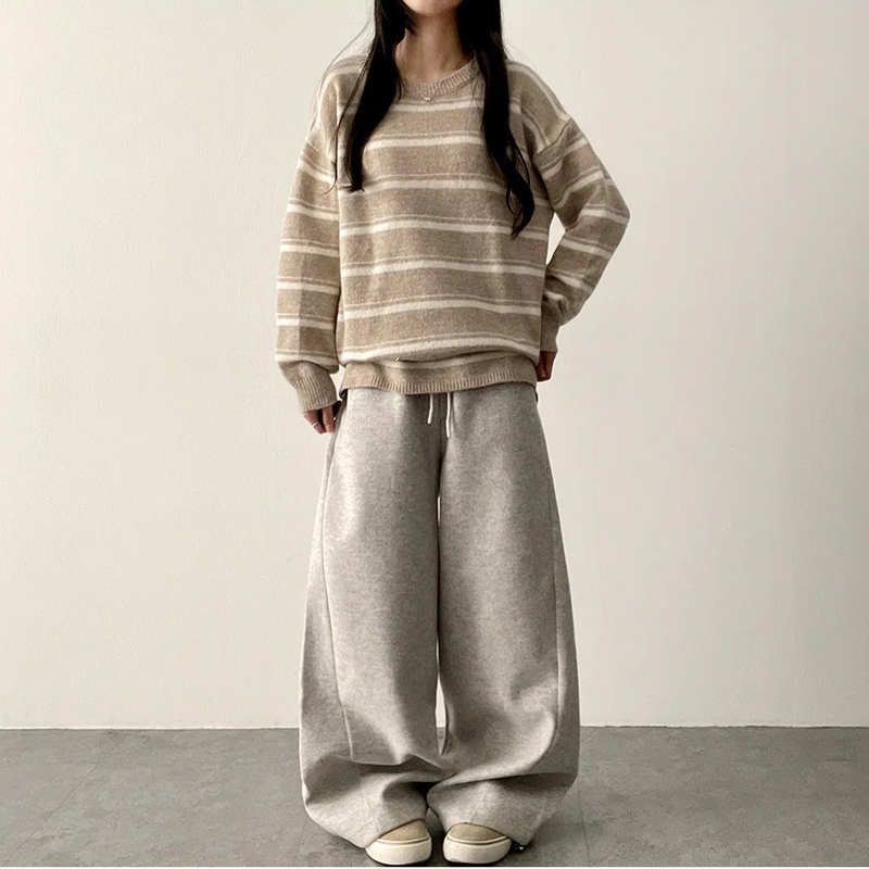 Mende Curved Incision Woolen Wide Pants