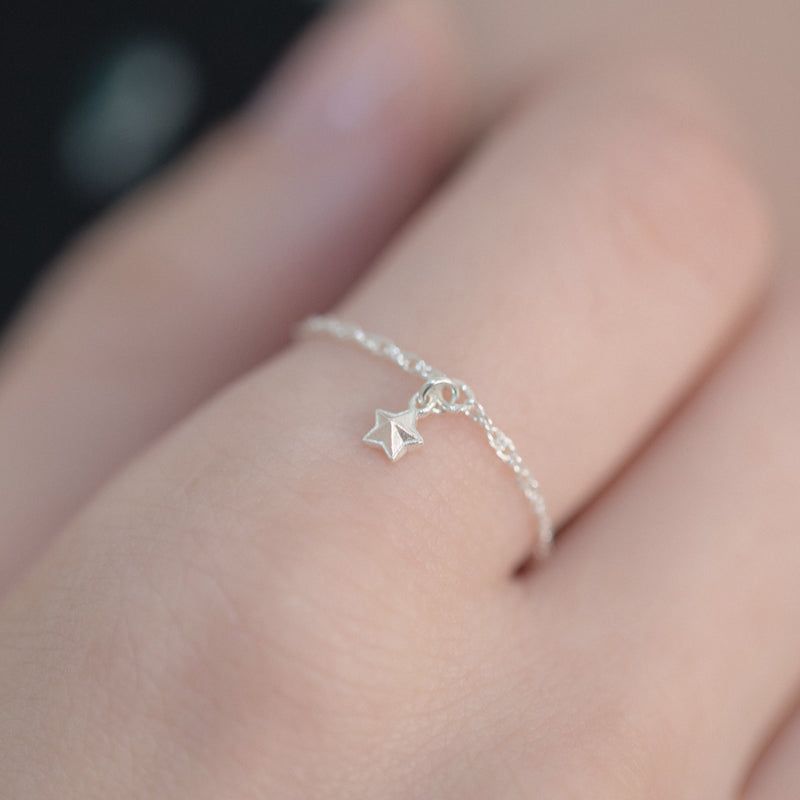 maro（マロ）の「プリズム スター ドロップリング（アクセサリー）」