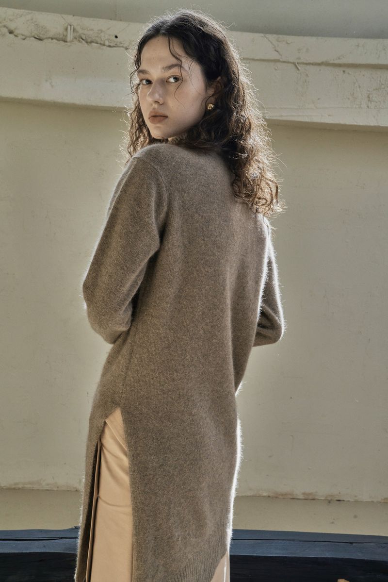 SIDE SLIT TURTLENECK_ALPACA