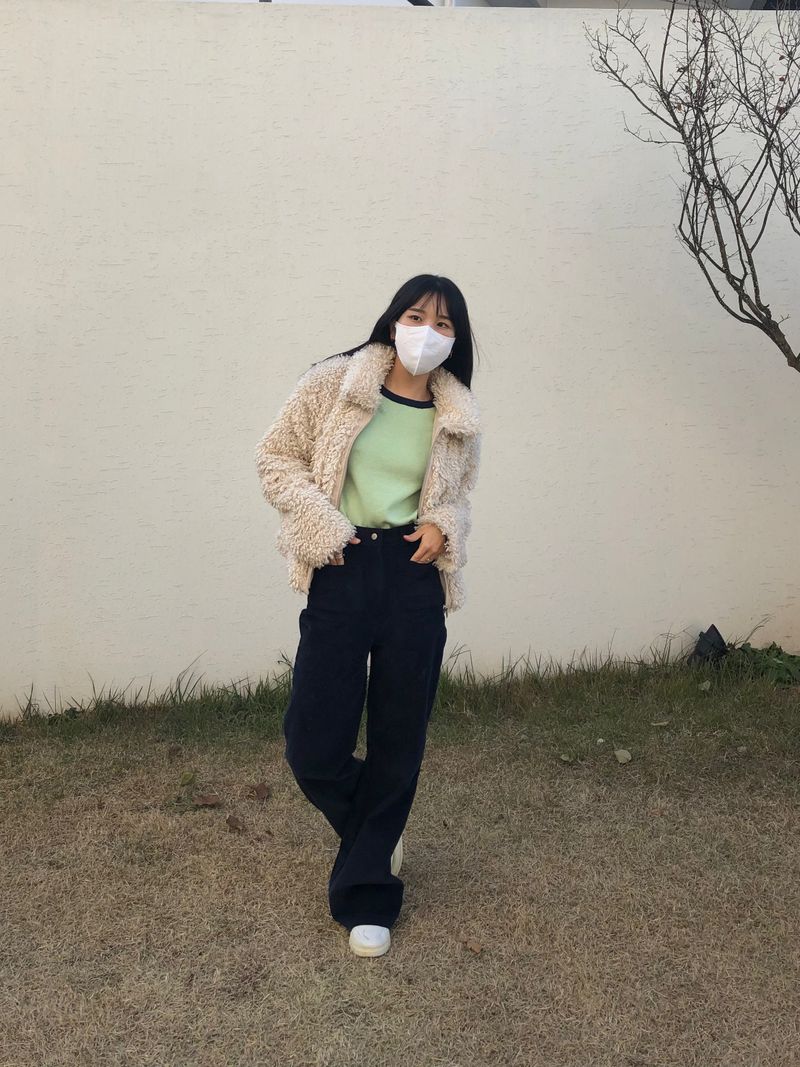 Softly corduroy boot-cut pants