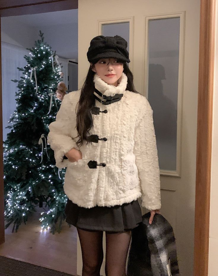 ULAN（ユレン）の「Mellie Leather Double Buckle Fur Mustang（Jackets/Outerwear）」