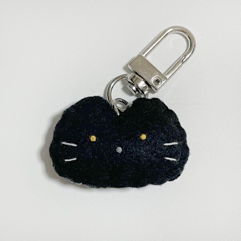 [MADE] Meow Black Cat Key ring