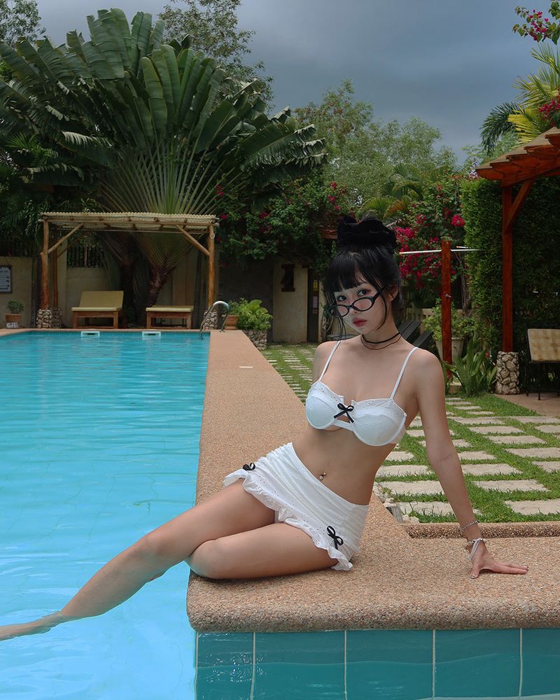 punching eyelet ribbon skirt bikini