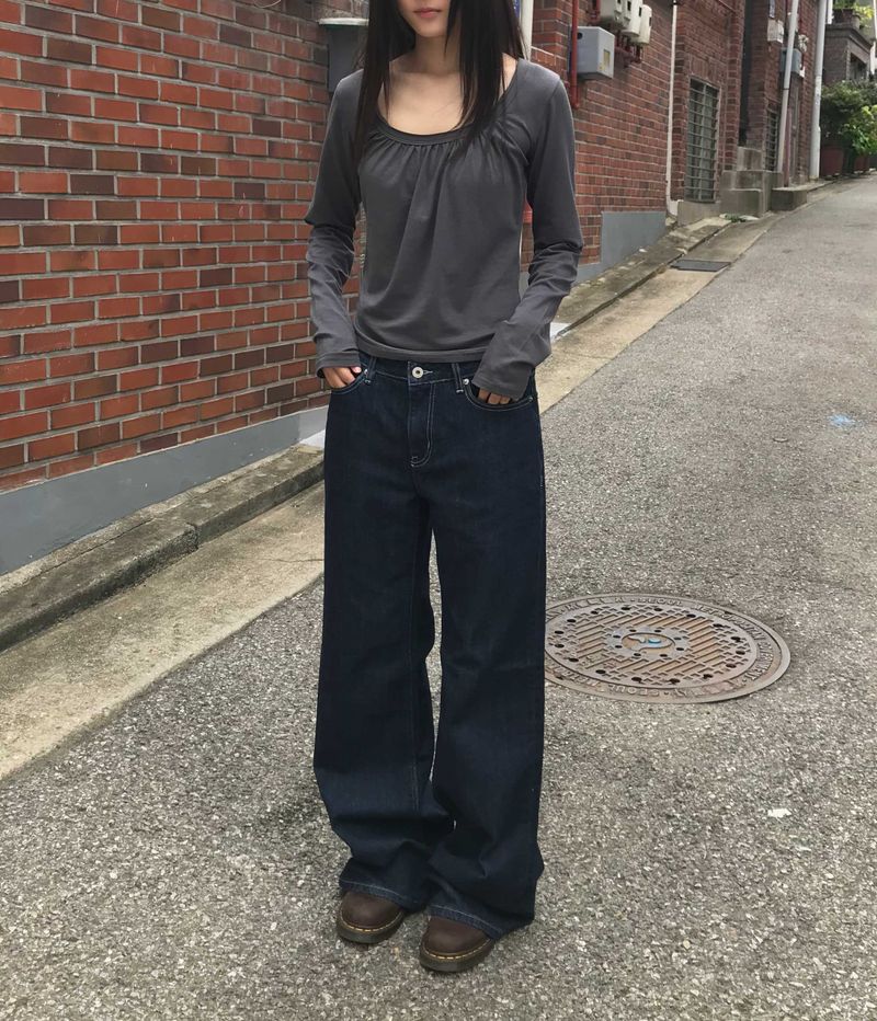 Shirred U-neck Tee