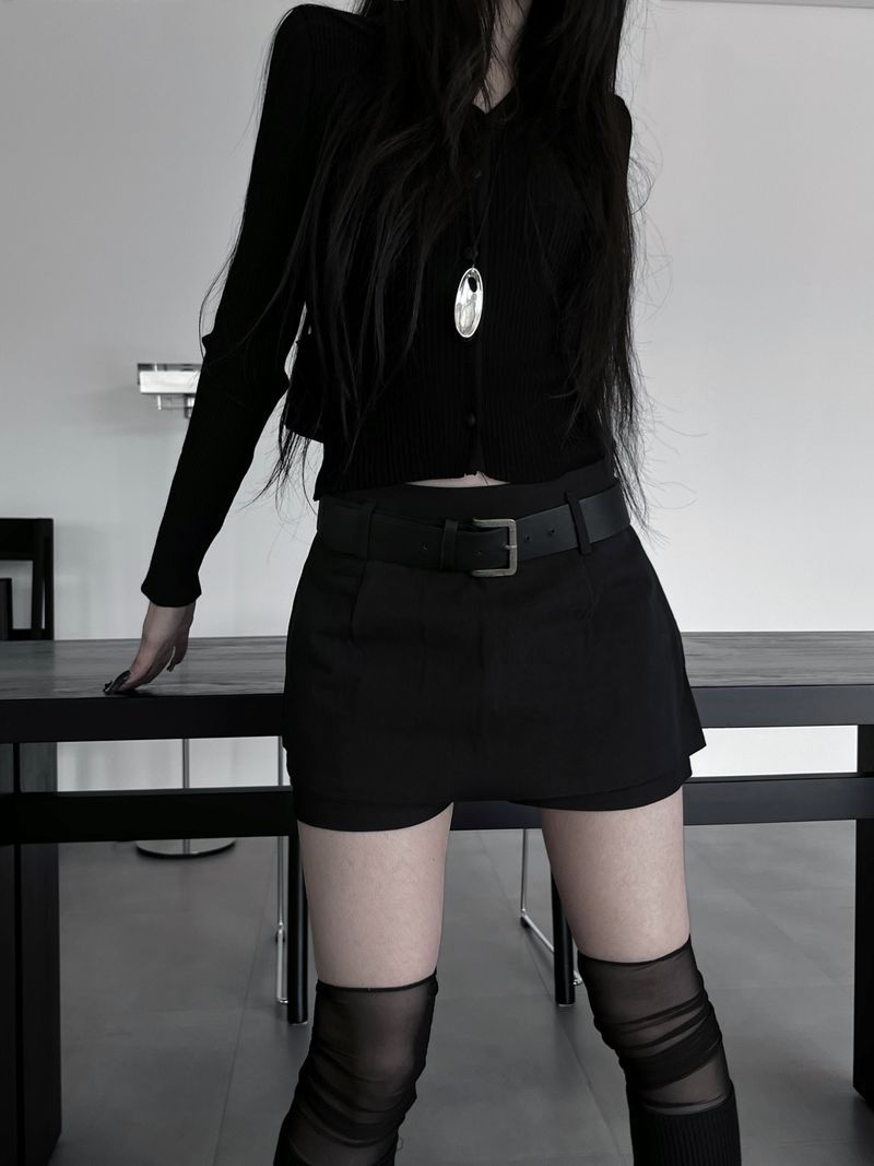 deep skirt pants