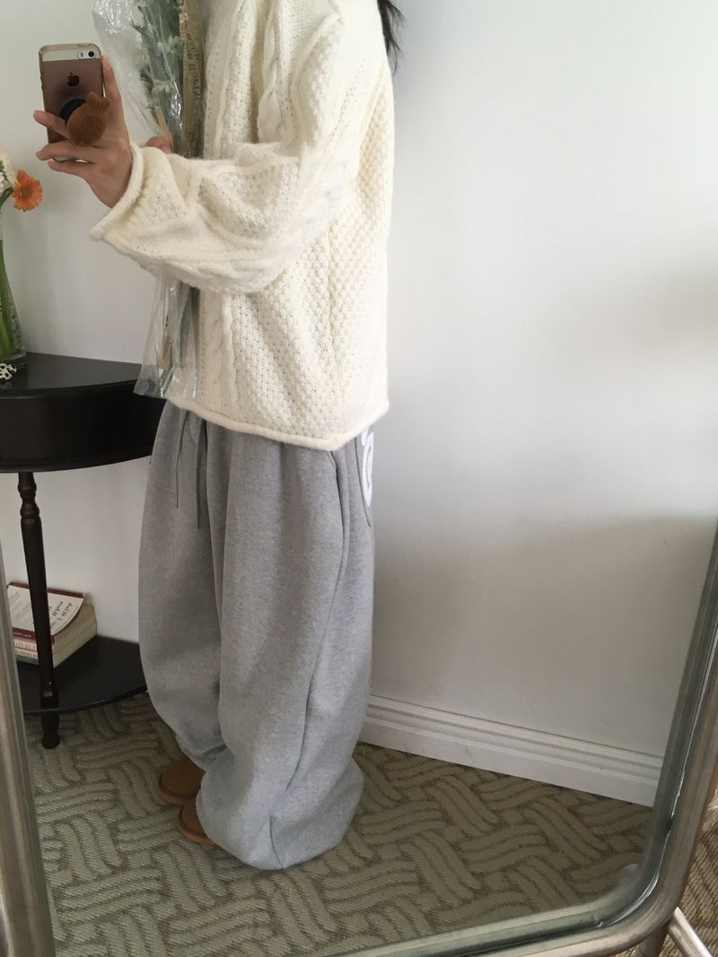 Fleece-lined sweatpants