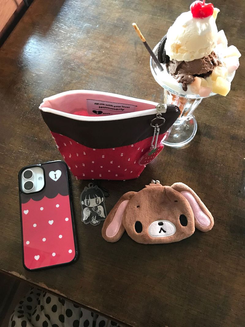 choco love berry pouch / 2 colors