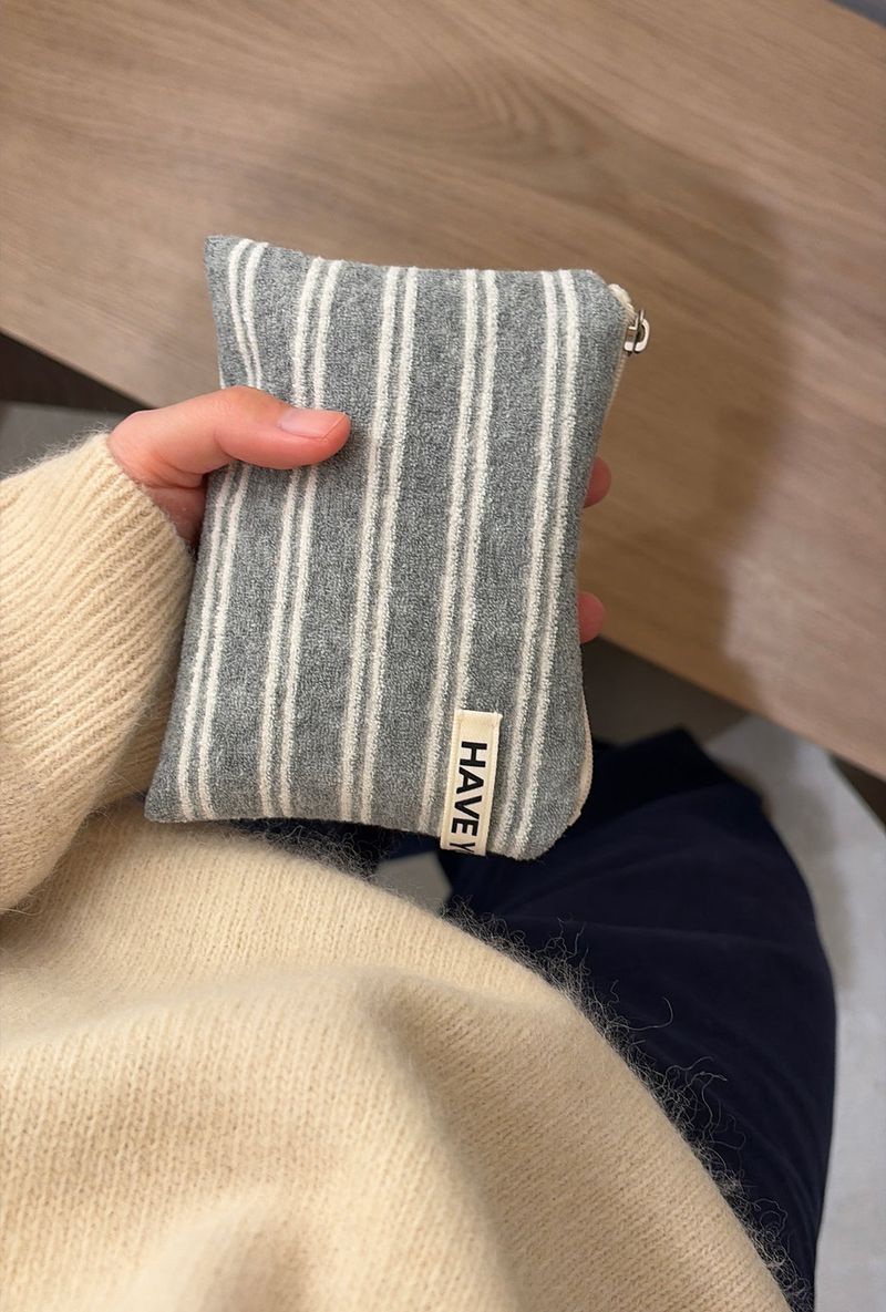 Terry stripe flat pouch - gray , M size