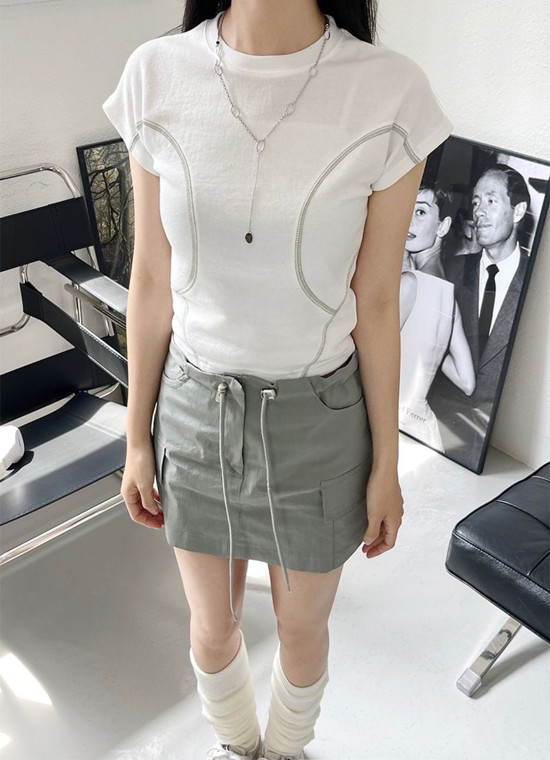 Stitch Curve Line Slit Tee