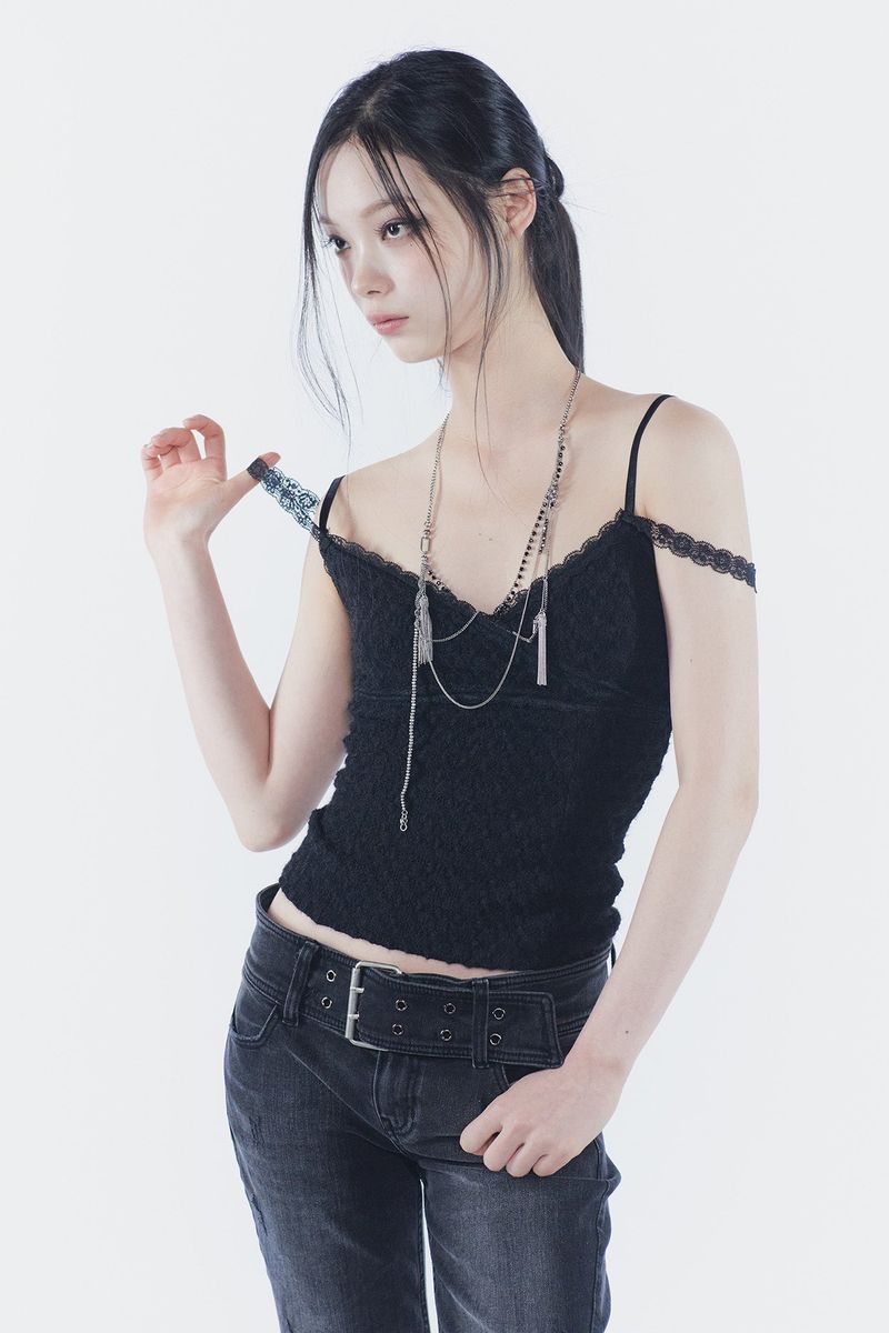 VERA LACE TOP black