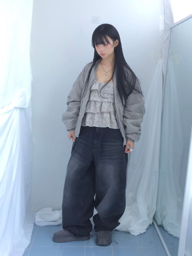 Curved overfit washed denim